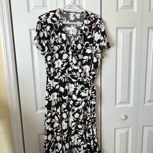 Time and Tru Black and White Floral Wrap Midi Dress